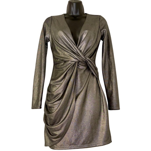 Twist-Front Sliver V Neck Long Sleeved Knit Dress - Picture 5 of 6